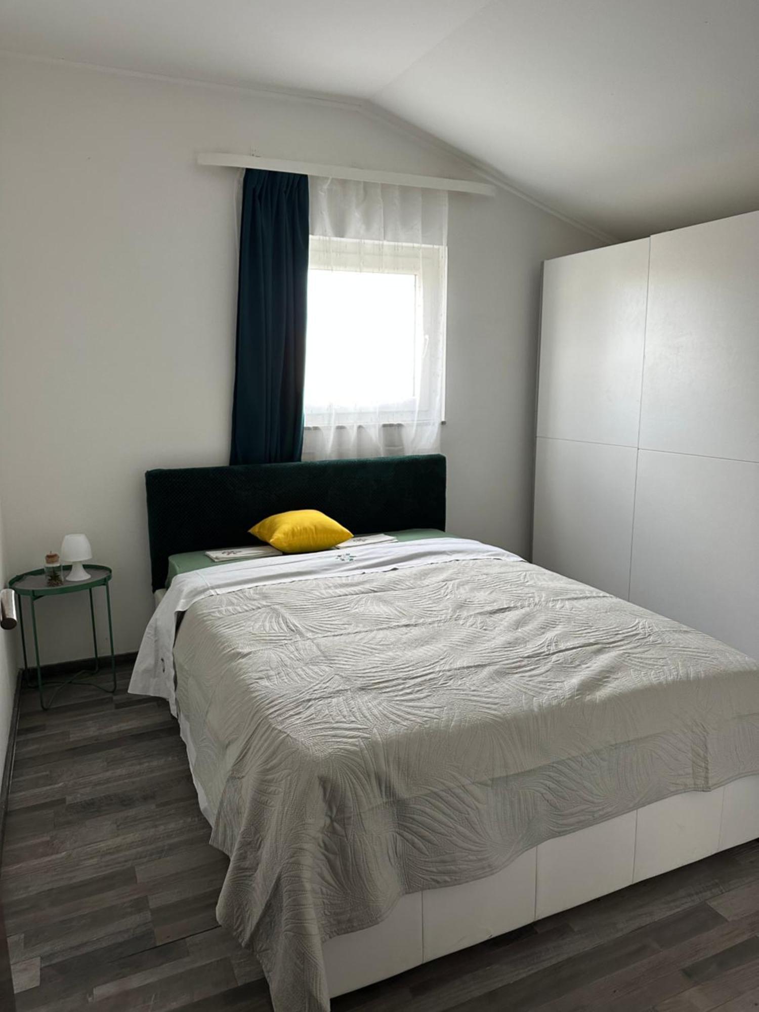 Apartment Lena Funtana Buitenkant foto